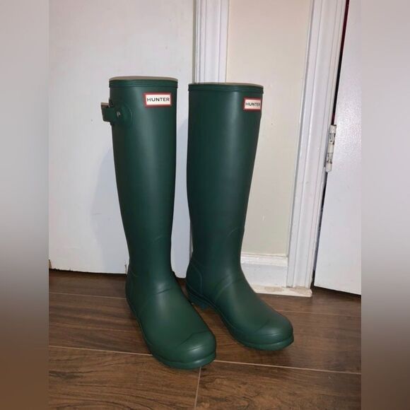 Hunter Green Women's Winter & Rain Boots - Picture 2 of 8